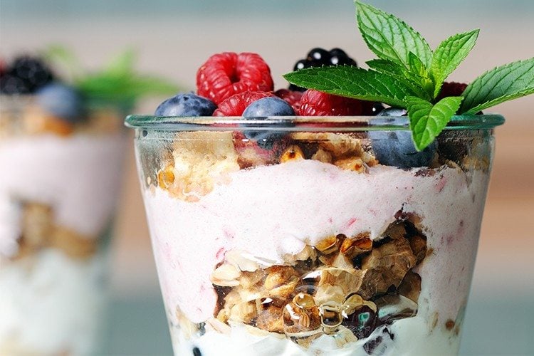 skinny berry parfait