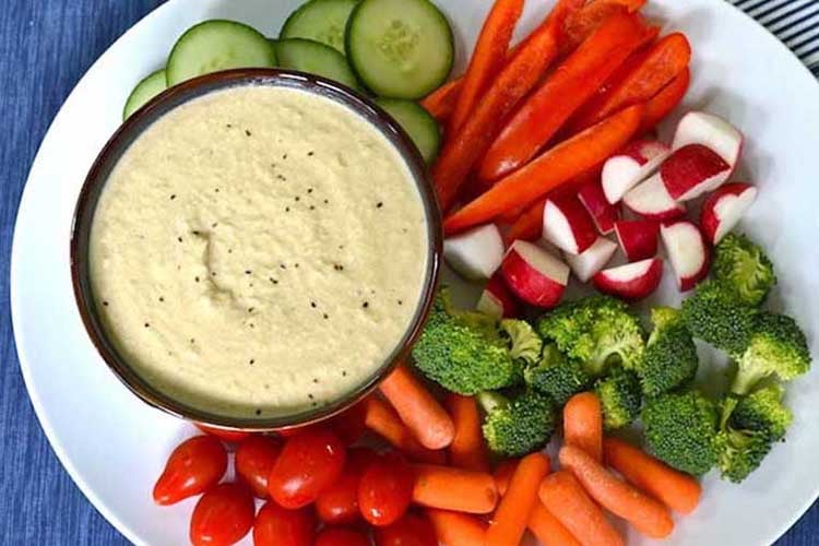 Sliced veggies with Zucchini Hummus