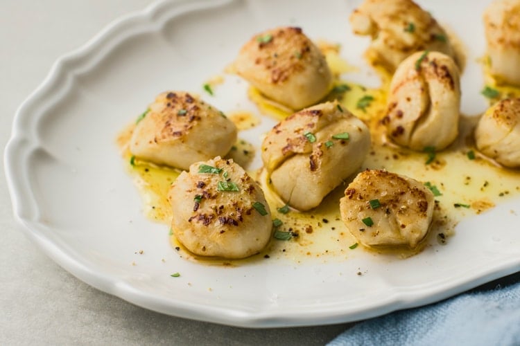 serving this baked scallops recipe