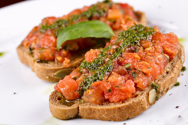 Juicy Tomatoes and Pesto