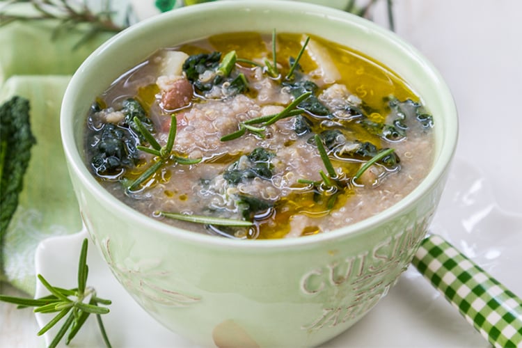 slow cooker kale and quinoa soup