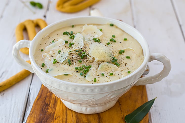 Slow Cooker Cheesy Potato Soup