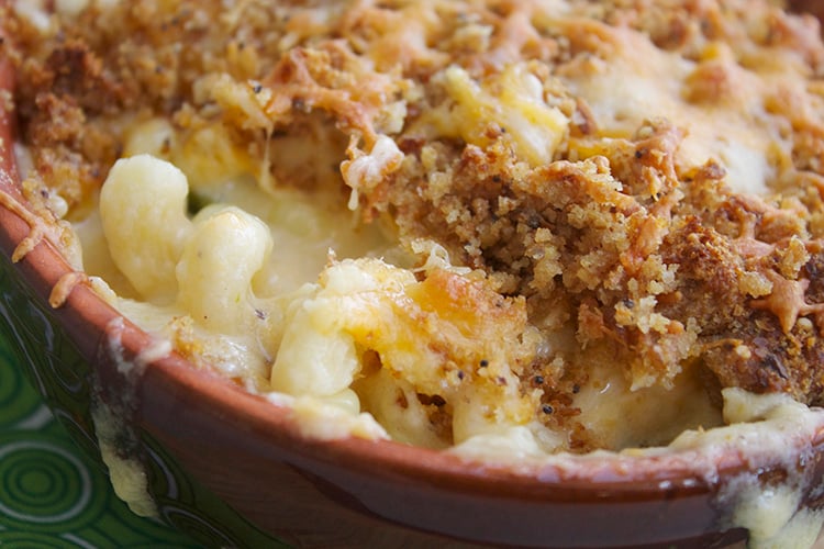 Clean Eating Jalapeño Popper Mac & Cheese
