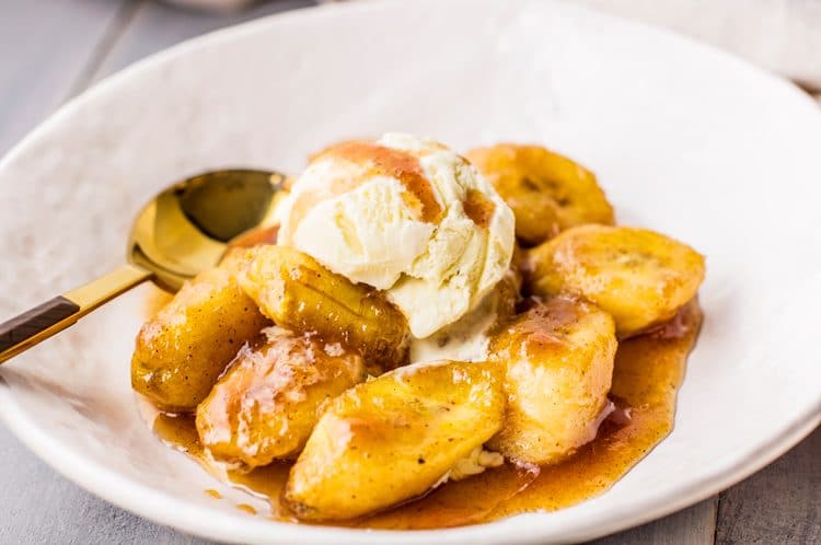 A rich and decadent, slow cooker bananas foster, is exactly what you need at the end of a cold, winter day.