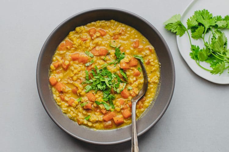 This sweet potato and lentil curry is a great recipe to clear brain fog.