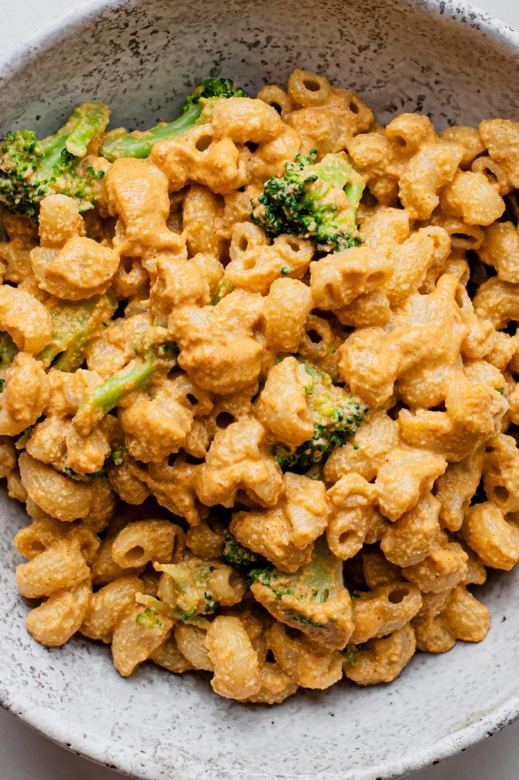 This vegan mac and cheese, made with cashews, is ooey, gooey, and oh so delicious!