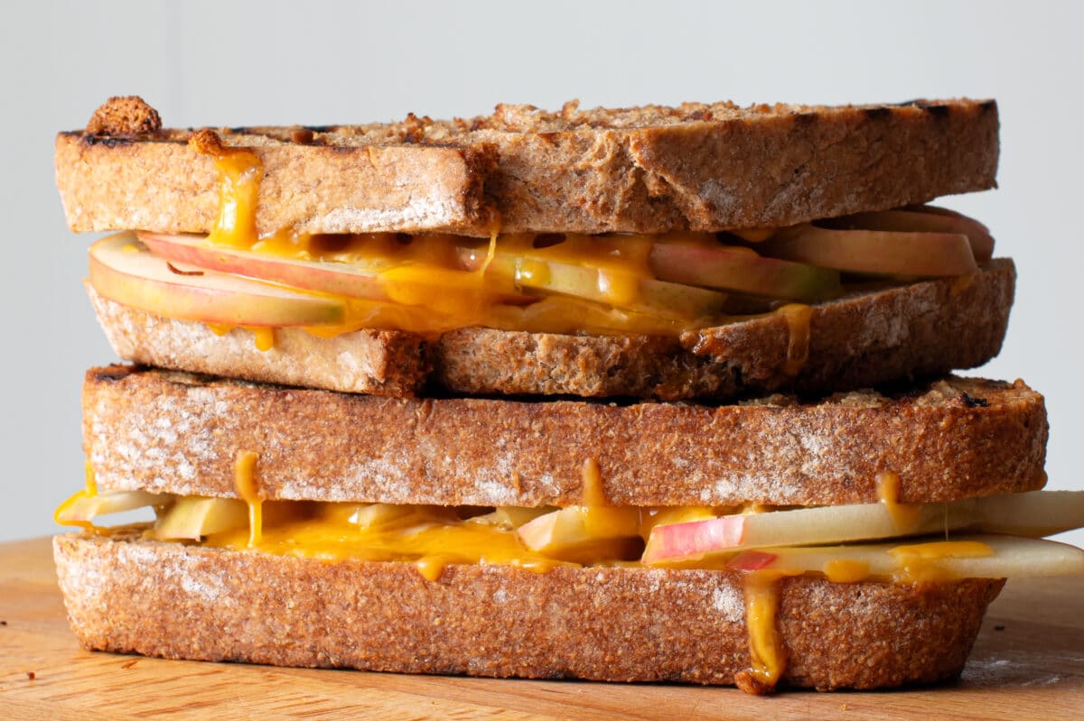 cheddar and apple grilled cheese