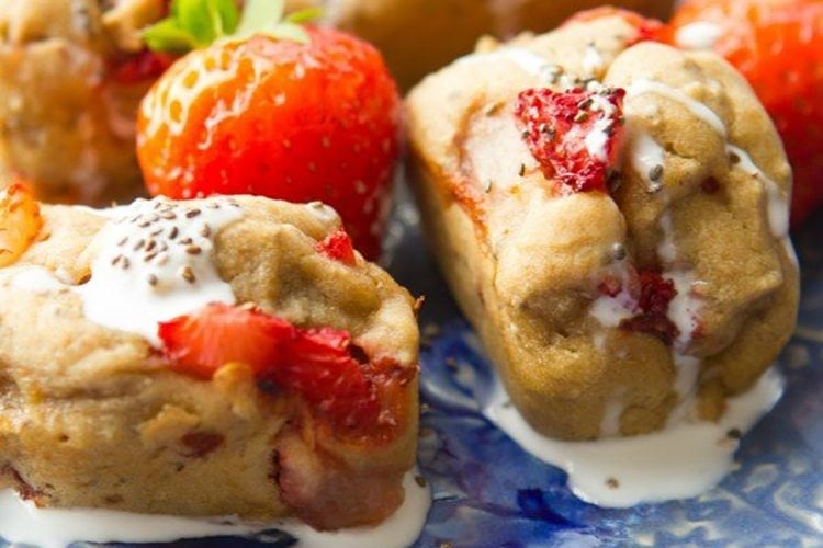 skinny strawberry banana bread